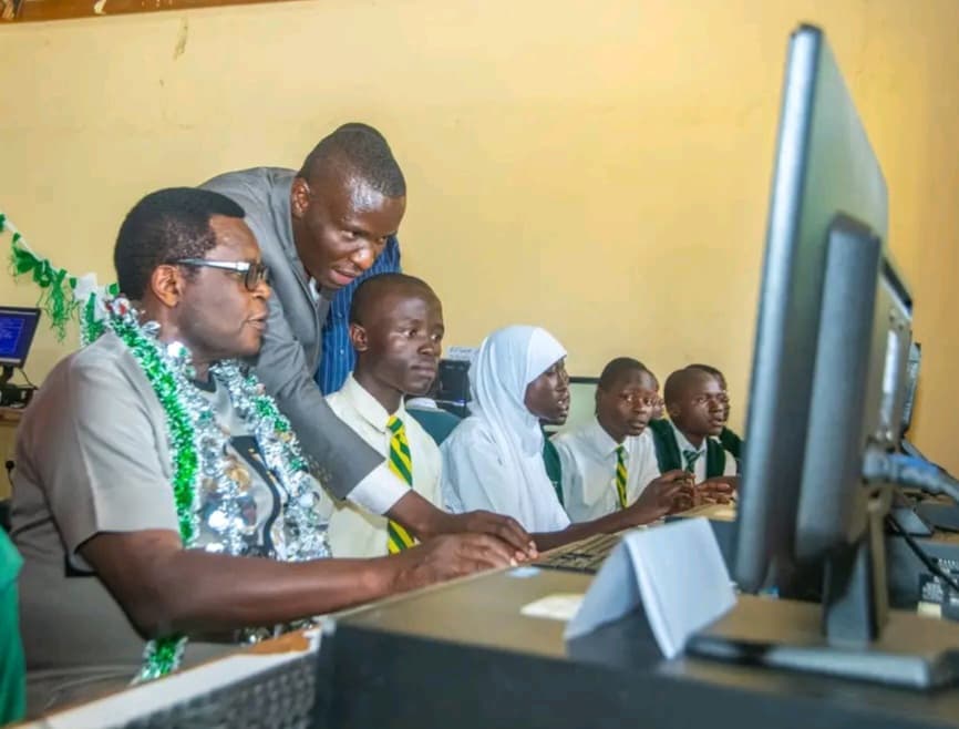 Lusaka donates computers to boost digital learning