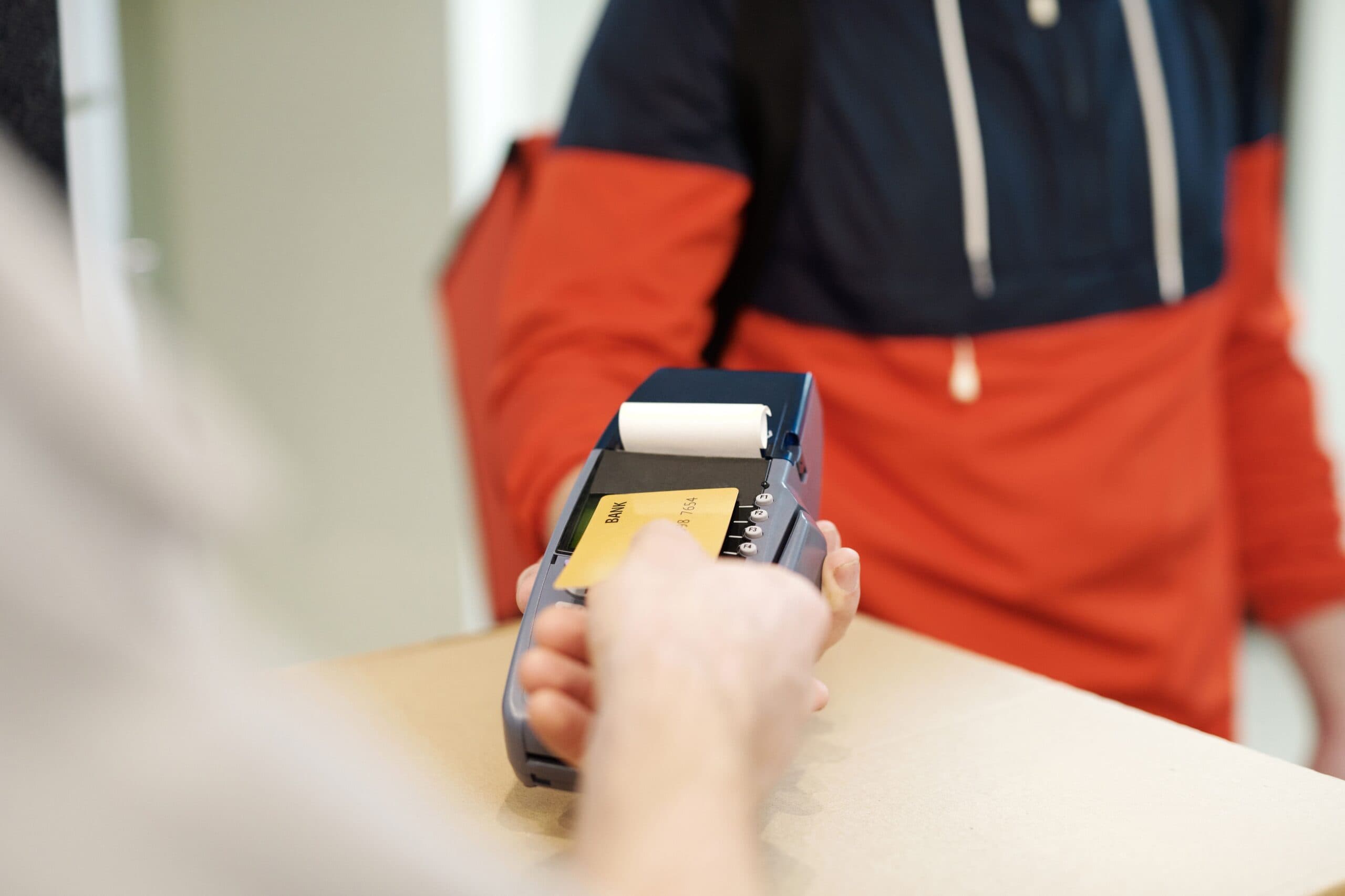 Factors to Compare Before Applying for a Credit Card in South Africa