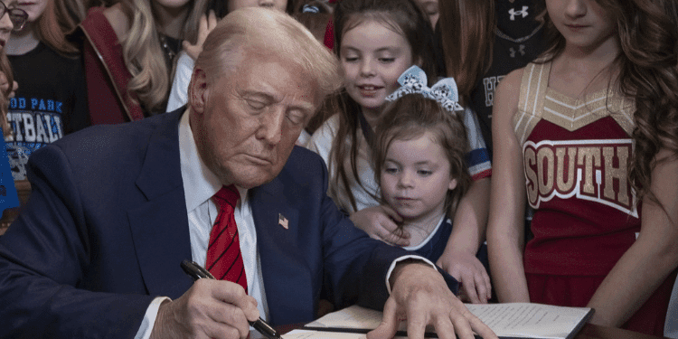 More Than 6,300 Children with No Criminal Records Detained by ICE