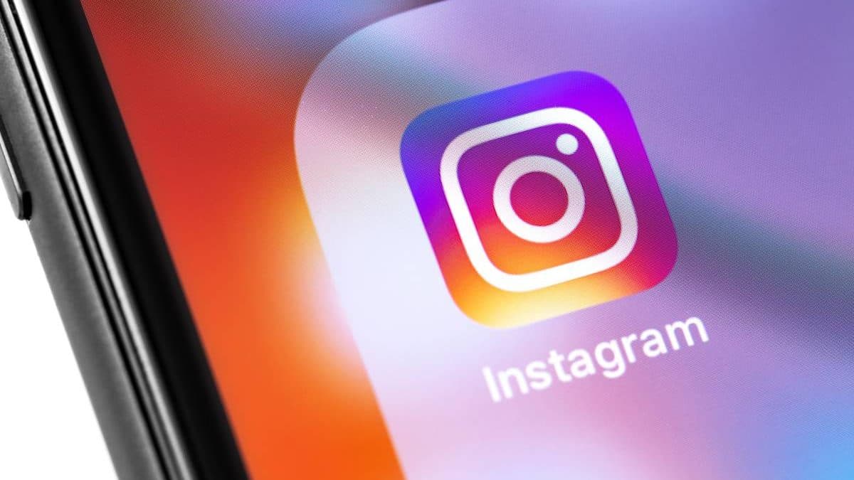Instagram Now Lets Users Add Stickers & Text to Photos