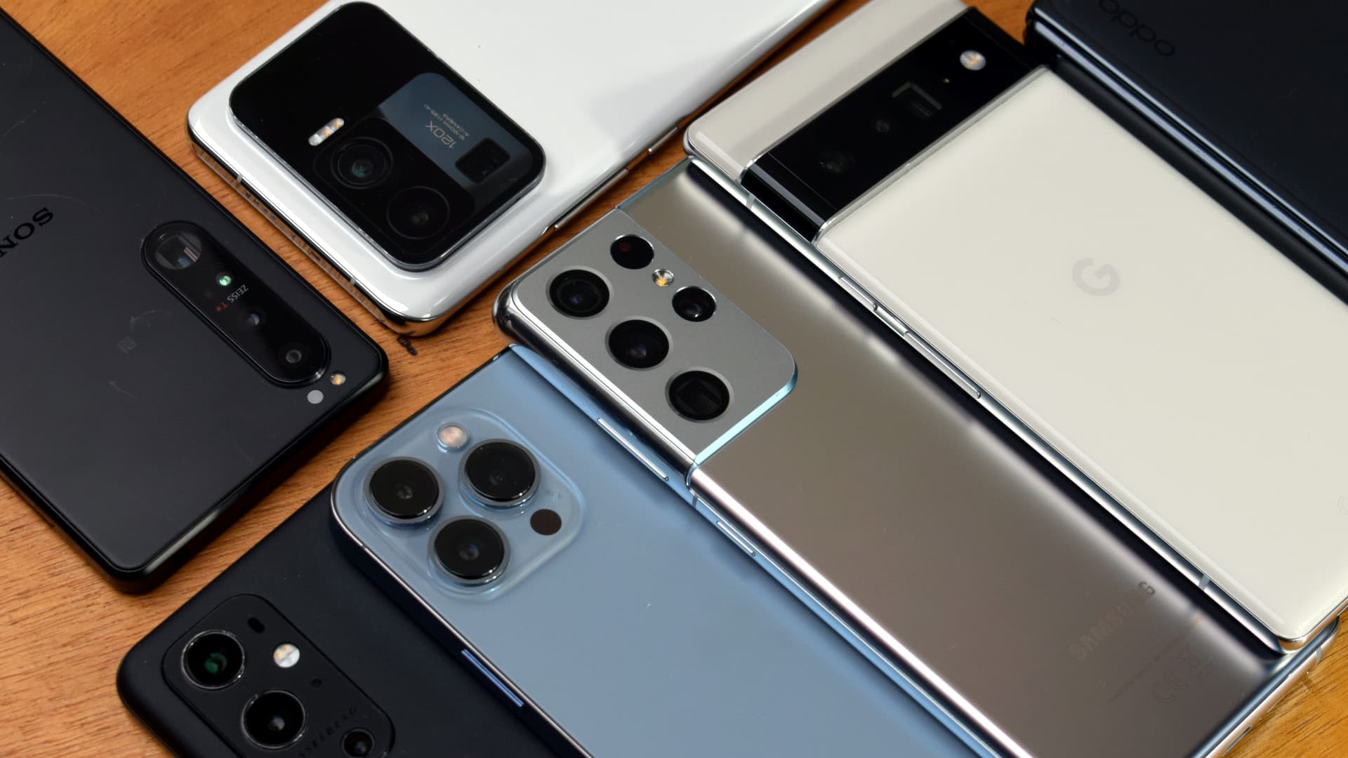 Smartphone Market Rebounds with Apple Struggling to Keep Pace