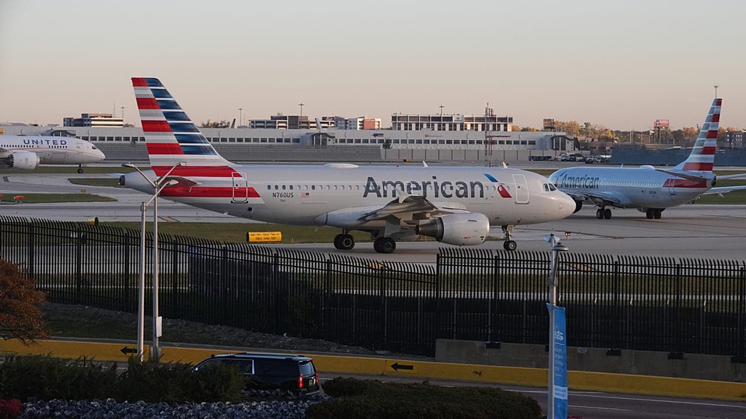 Flights at major US airports delayed after cable cut by construction workers