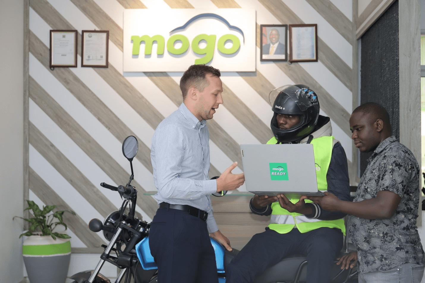 Mogo Slashes Monthly Payments For Car Financing, Logbook Loans