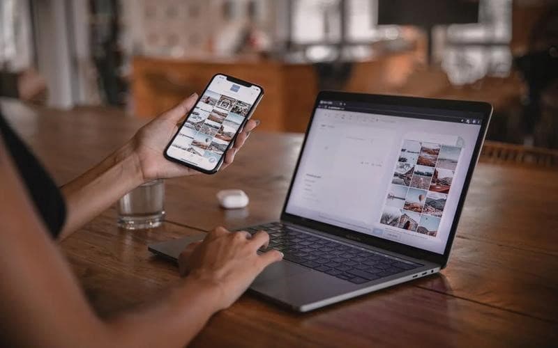 How to Remove People from Photos with AI on PC/Online/Mobile