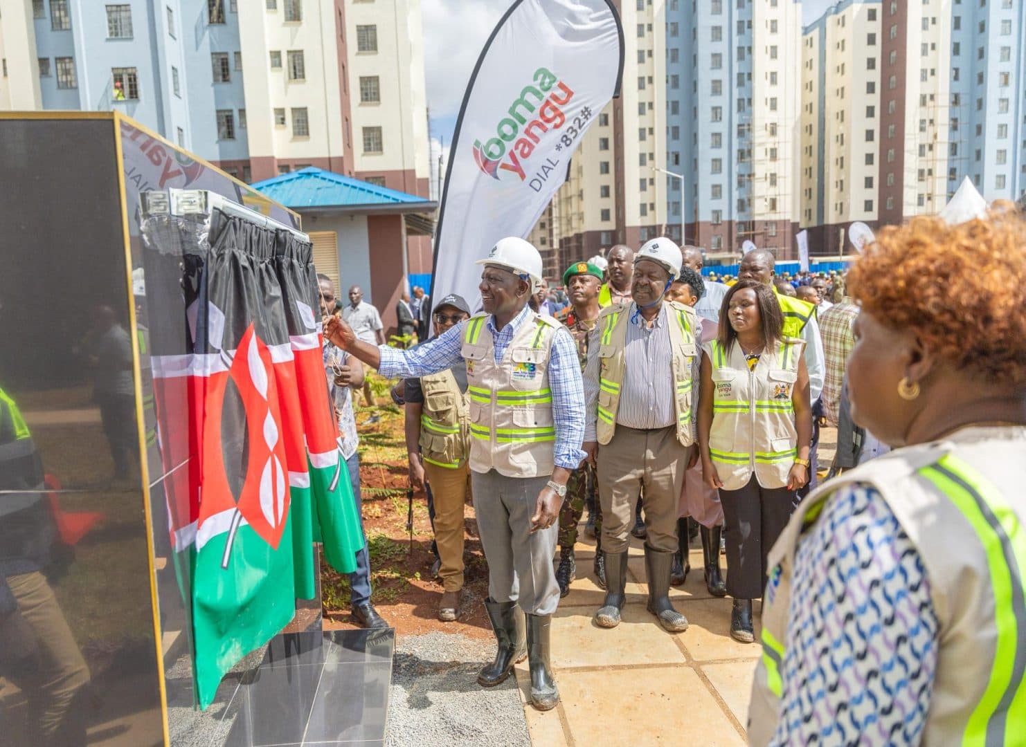 President Ruto hands over 1080 new homes in Mukuru amid pomp and colour!