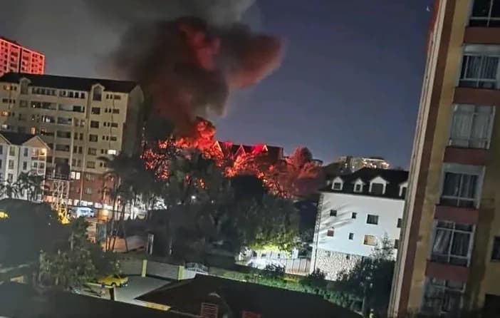 Mechanics count losses as fire razes garage along Ole Dume Road