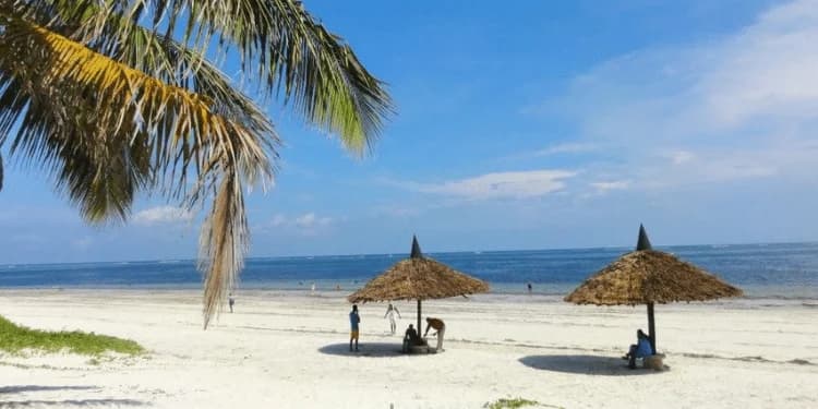 KMA Issues Advisory as Dangerous Waves and Winds Intensify