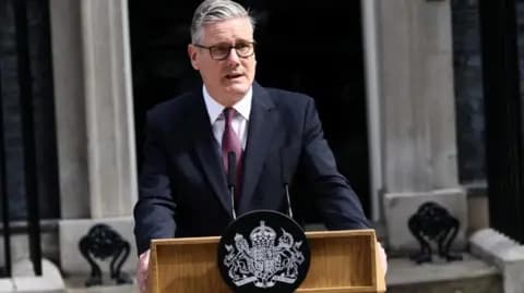 Keir Starmer announces his resignation as UK prime minister