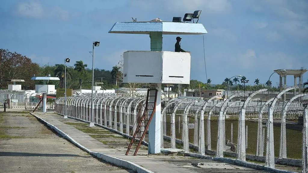 Cuba to release more than 2,000 prisoners, as pressure from US mounts