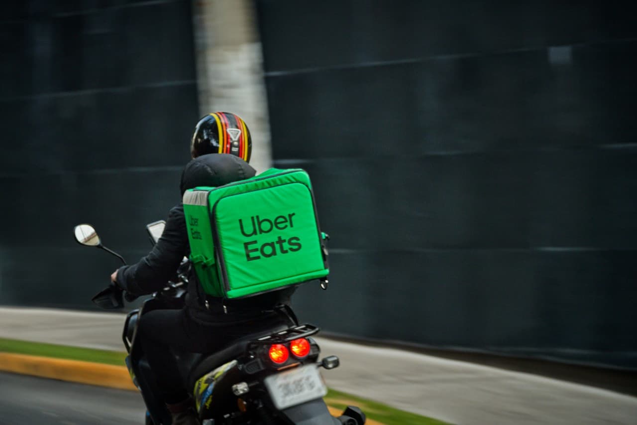 Government Proposes Minimum Pay Per Ride for Taxi and Motorcycle Drivers