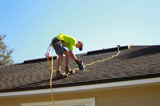 Top Insurers Offering Coverage for Commercial Roofing Work
