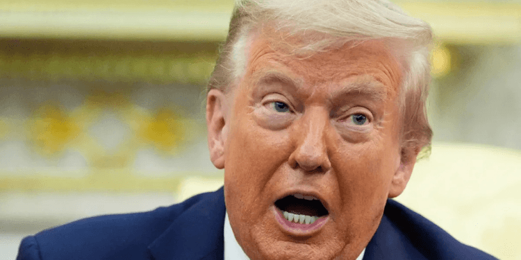Trump Issues Warning After Reports Iran Is Charging Tanker Fees in Strait of Hormuz