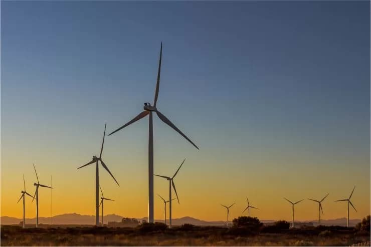 Acwa Power Secures $702 Million Suez Wind Power Plant Financing