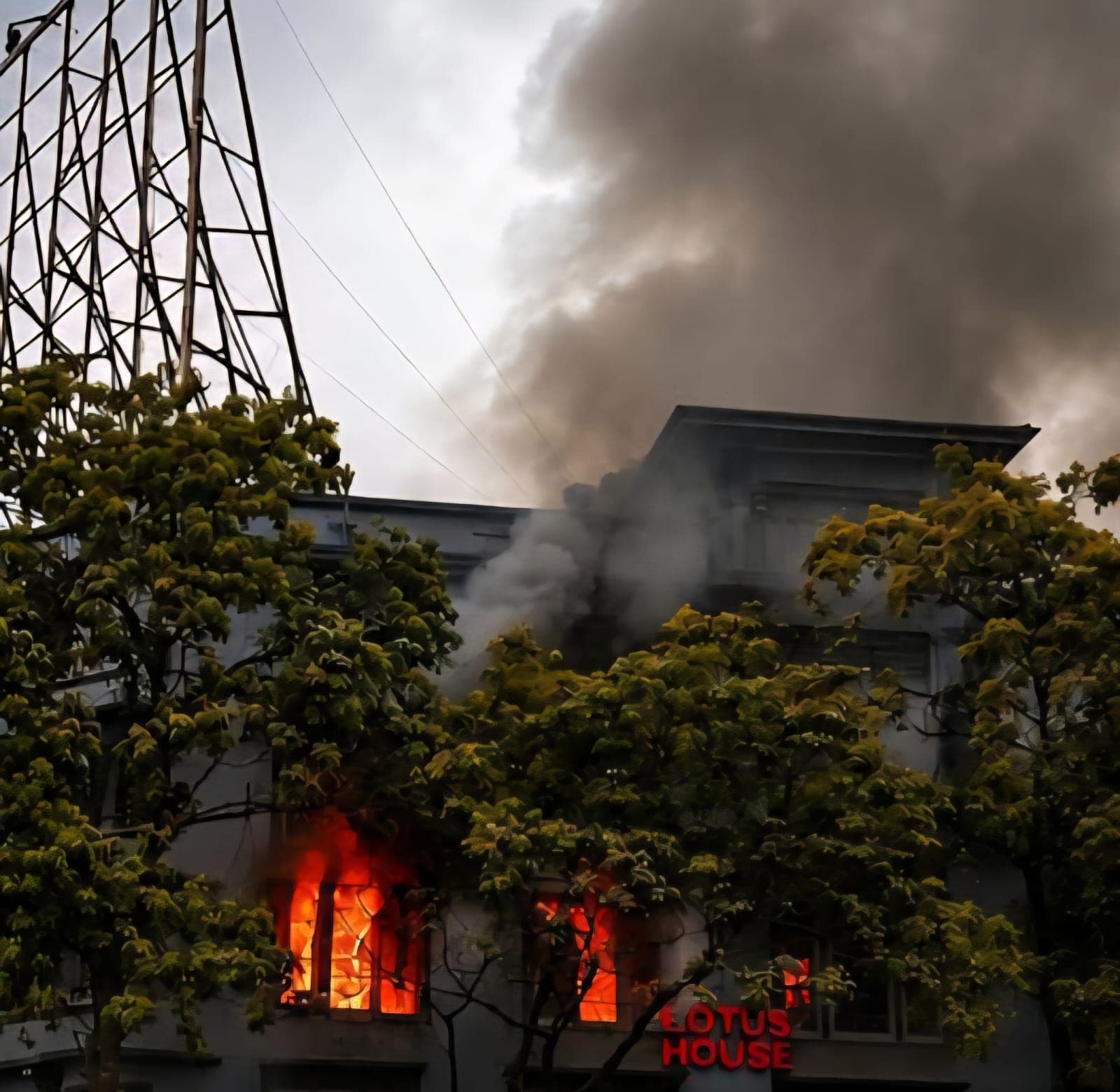 Several feared trapped as fire breaks out at Lotus House in Nairobi CBD