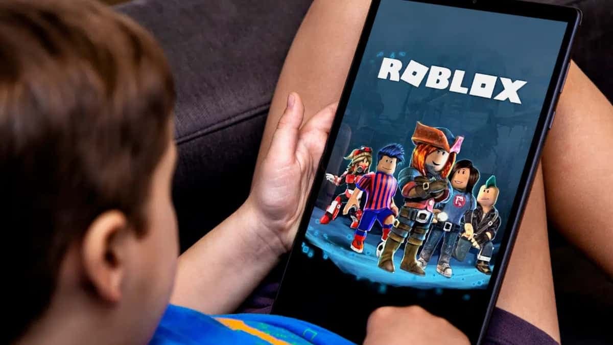 US groups urge investigation into child safety and spending on Roblox