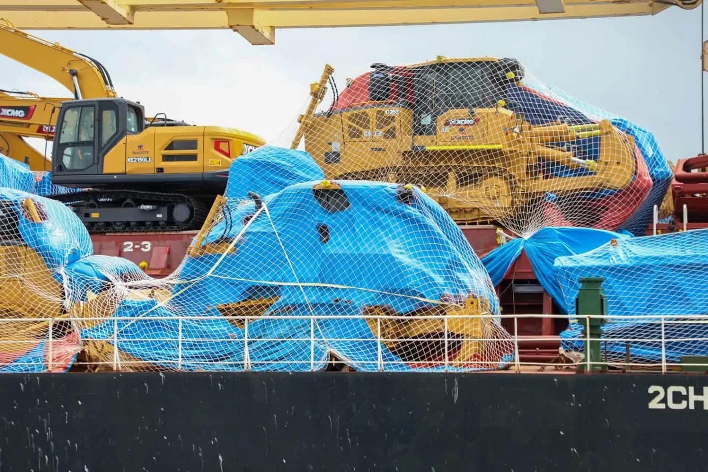 Lamu port receives first heavy machinery cargo for Sh2 trillion Dangote refinery