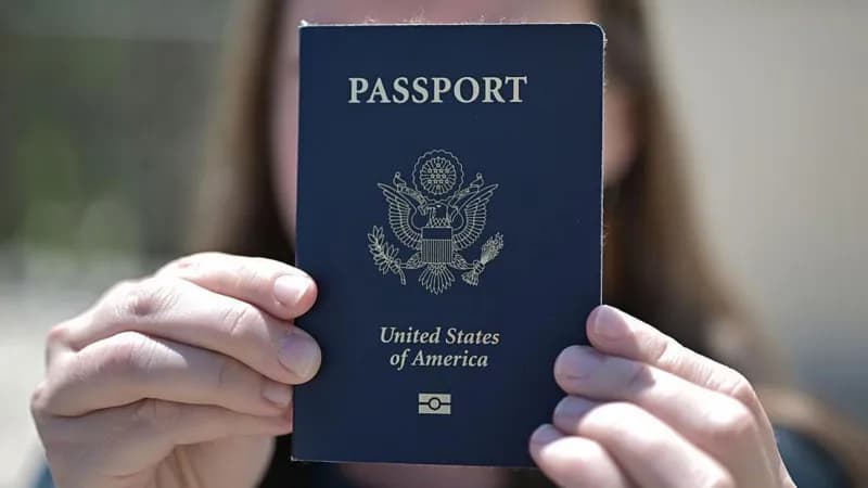 US to revoke passports of parents with child support debt