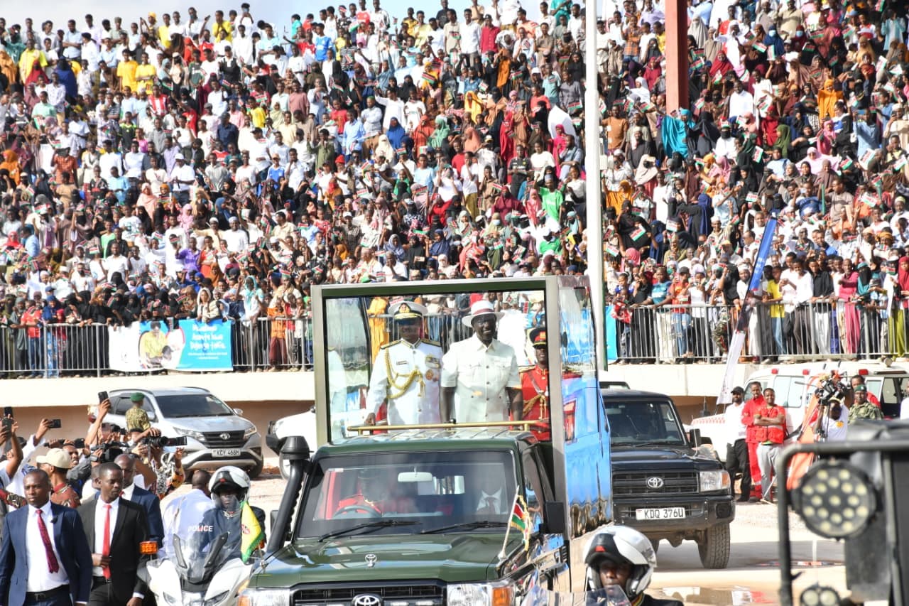 Highest honour of 100 camels given to “Sultan” Ruto by Wajir county