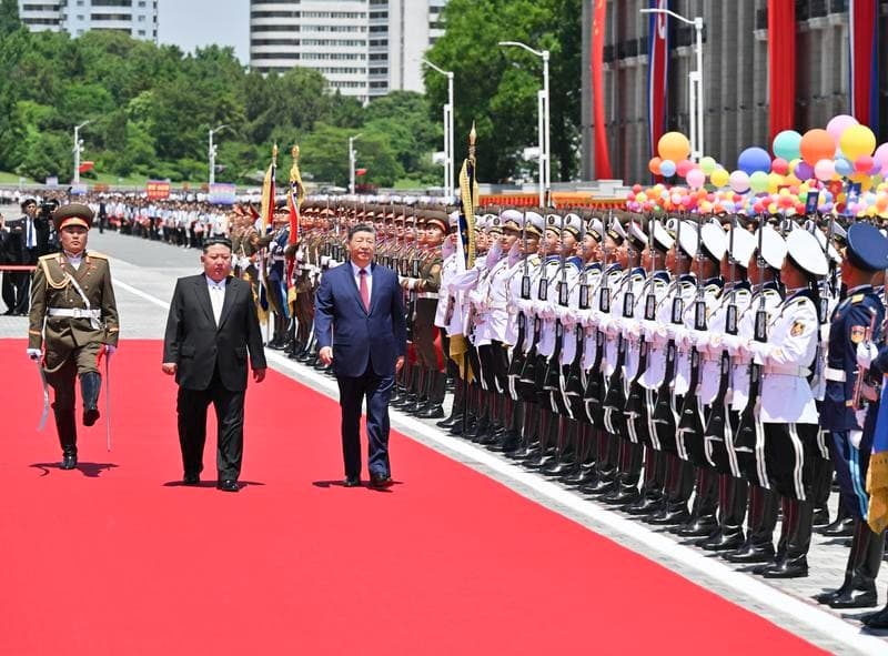 Xi, Kim hold talks in Pyongyang, pledge to advance China-DPRK ties