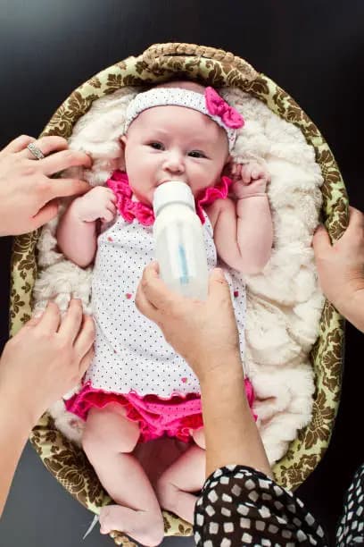How to Administer Gripe Water to a Newborn