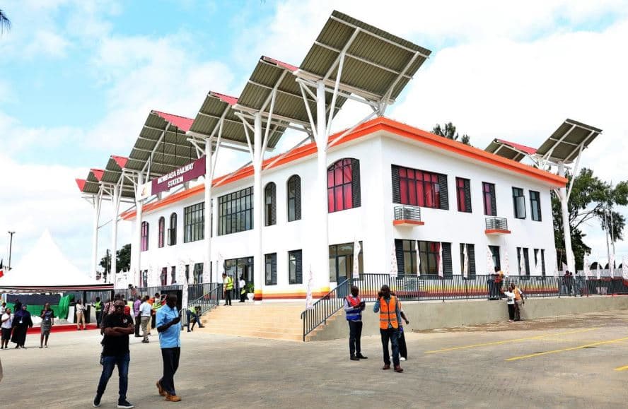 Ruto Hits Out at Critics as He Launches Mombasa Commuter Rail Service