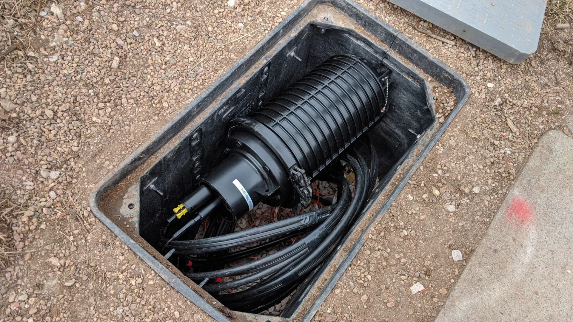 New Rules Could Force ISPs and Telcos to Share Towers and Cables