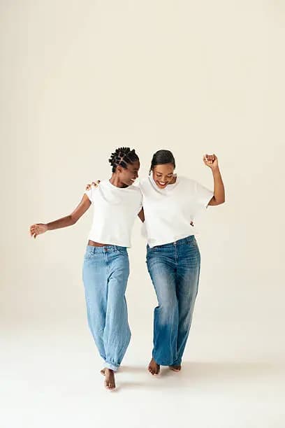 How to Wear Mom Jeans