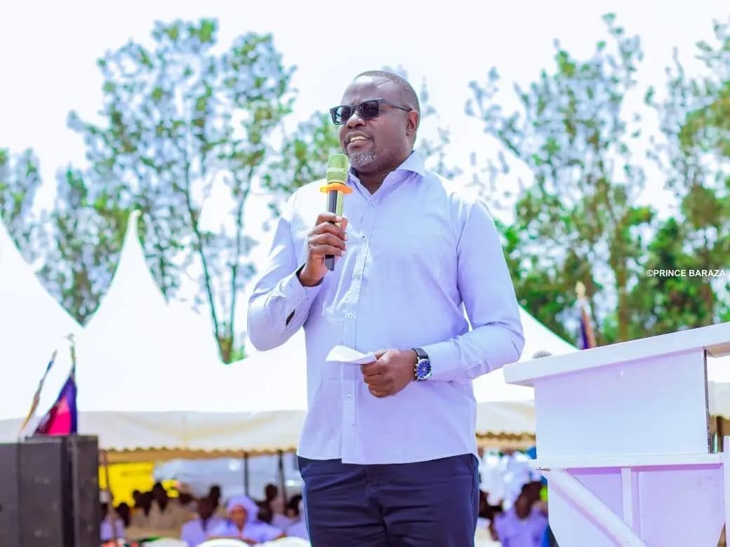 Calls for Treasury to reduce borrowing