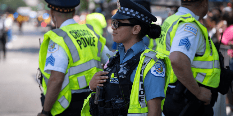 Chicago Officer Killed, Another Critically Injured After Suspect Grabs Gun in Hospital