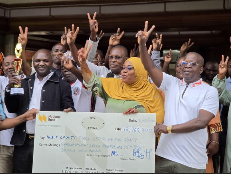 Achani issues Sh18.7 million grant to Saccos and farmers’ organizations