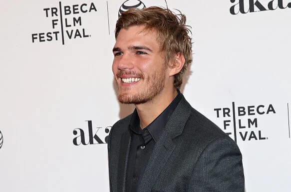 Chris Zylka Net Worth
