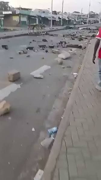 Vehicles damaged and people injured as hired goons attack Linda Mwananchi Homa Bay rallies