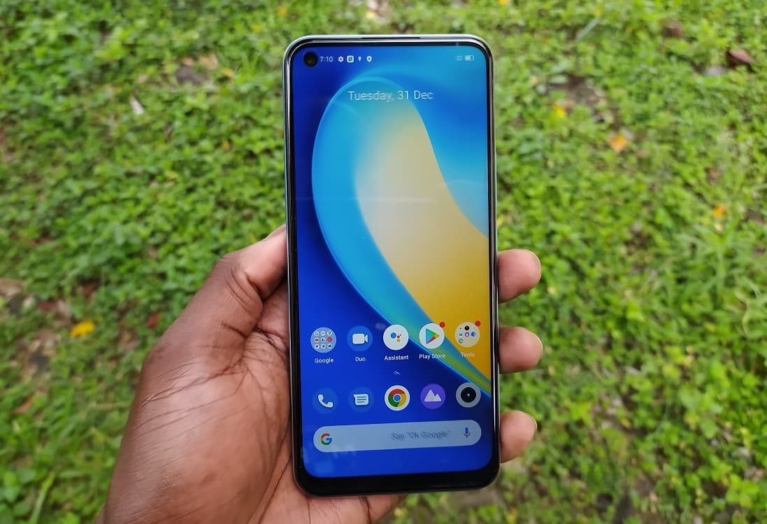 Android 12 rumored to include one-handed mode