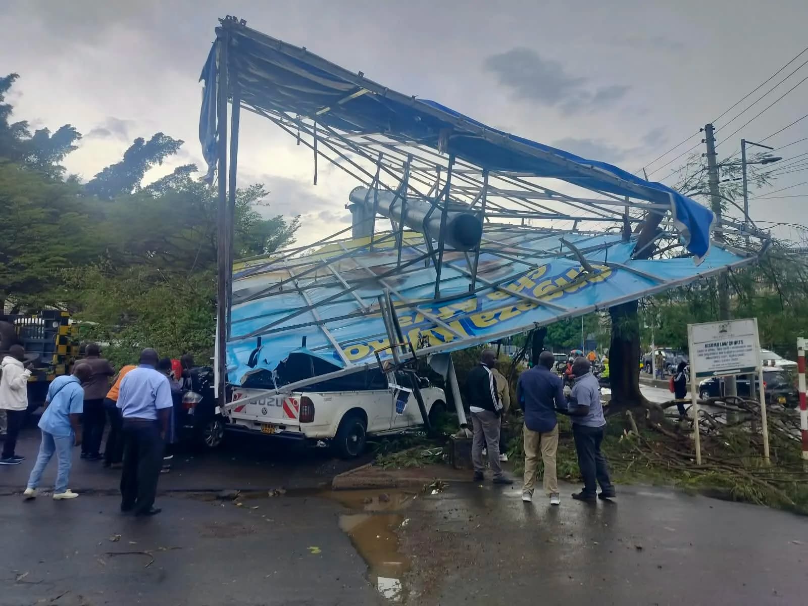 Heavy rains, strong winds damage buildings, vehicles in Kisumu