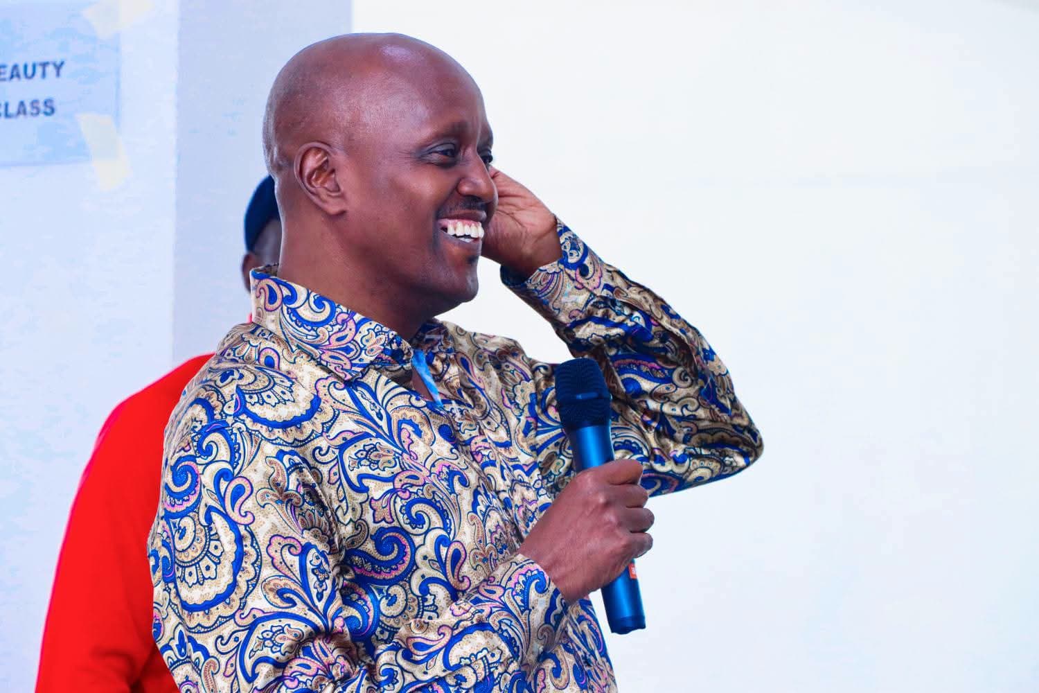 Legislator equips 19 football teams