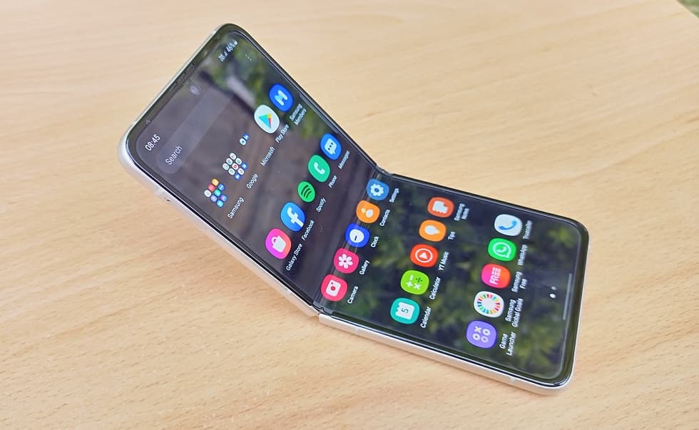 Over 1.3 billion Smartphones Were Shipped in 2021 With Samsung leading the Pack