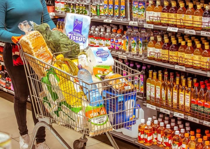 How to continue shopping this Christmas season even without enough funds