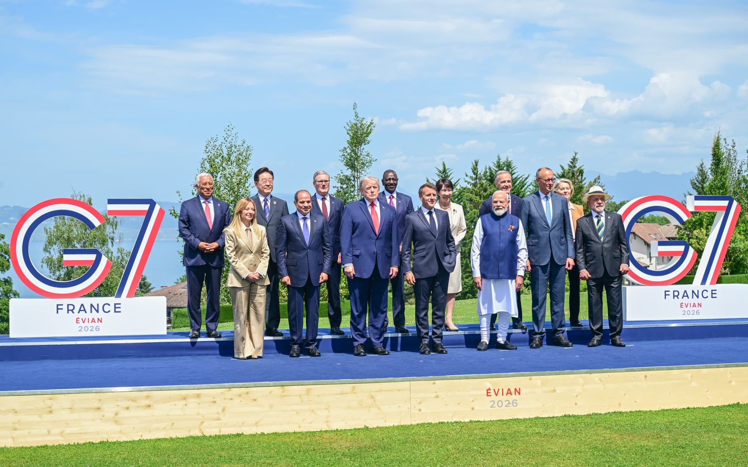 G7 leaders pledge joint action on Ebola outbreak, cancer fight
