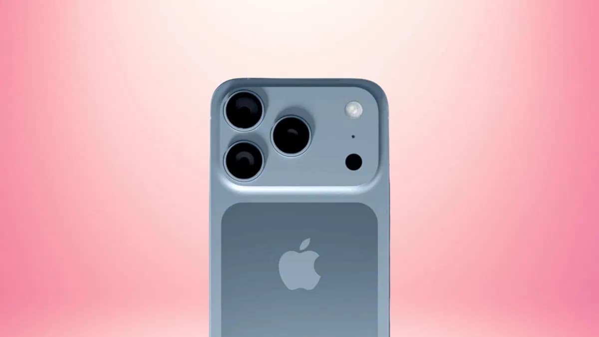 Apple Stock Crashes After Fans Slam iPhone 17 Design