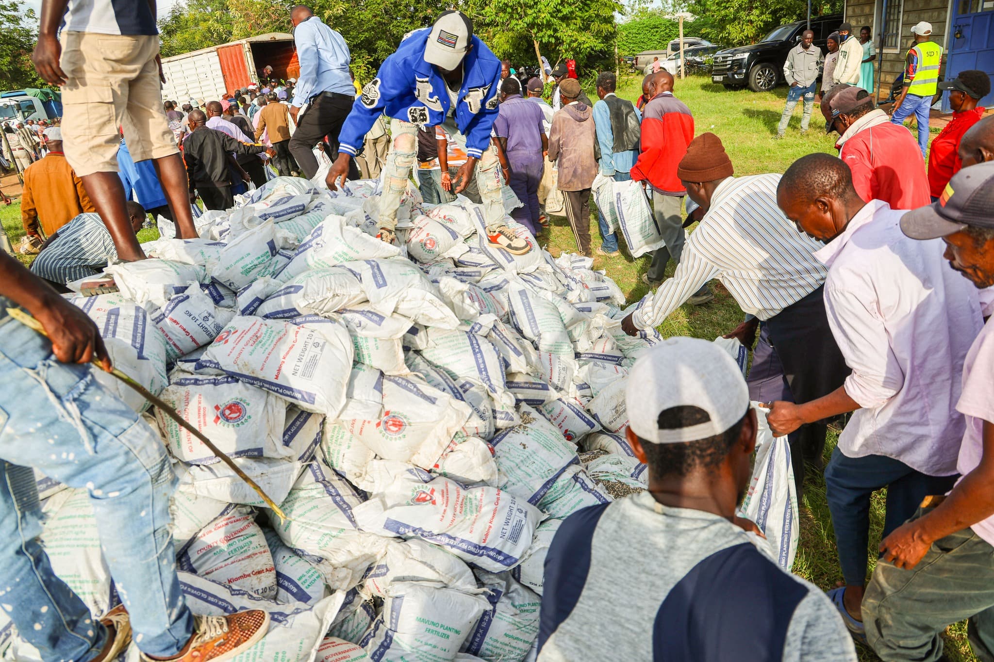 County distributes inputs to Ngoliba farmers