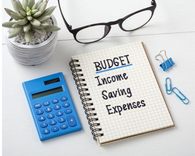Finances: 6 Tips On How To Stick To Your Budget
