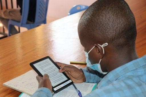 Worldreader kicks off reading campaign in Kenya through the Booksmart app
