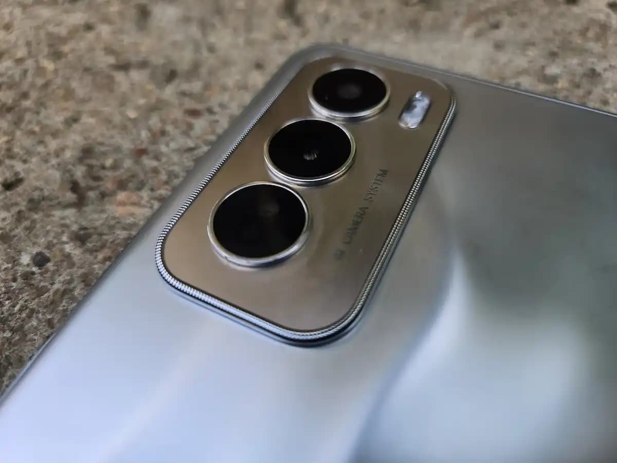 OPPO Reno12 Series with AI LinkBoost for a Connection You Can Rely On