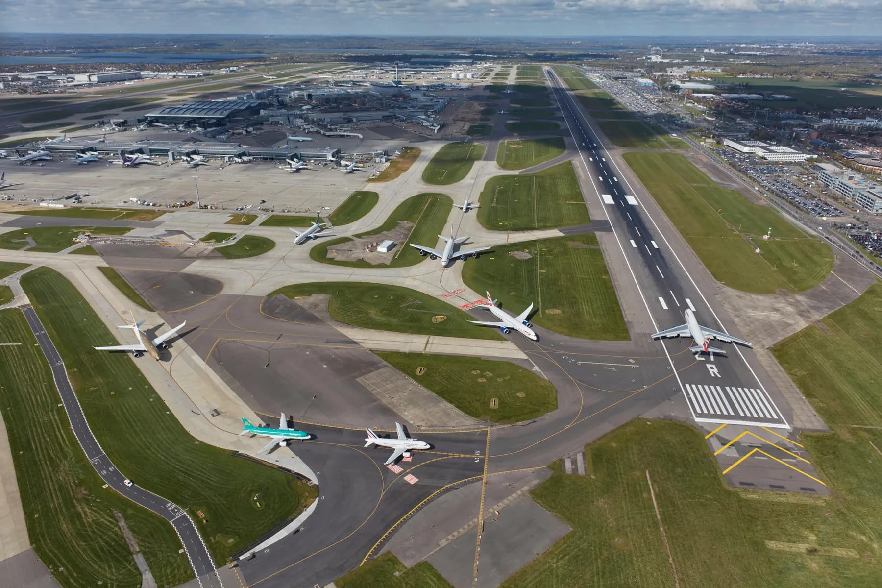 Heathrow Airport’s Third Runway Planning Application to Cost Up to £800 Million