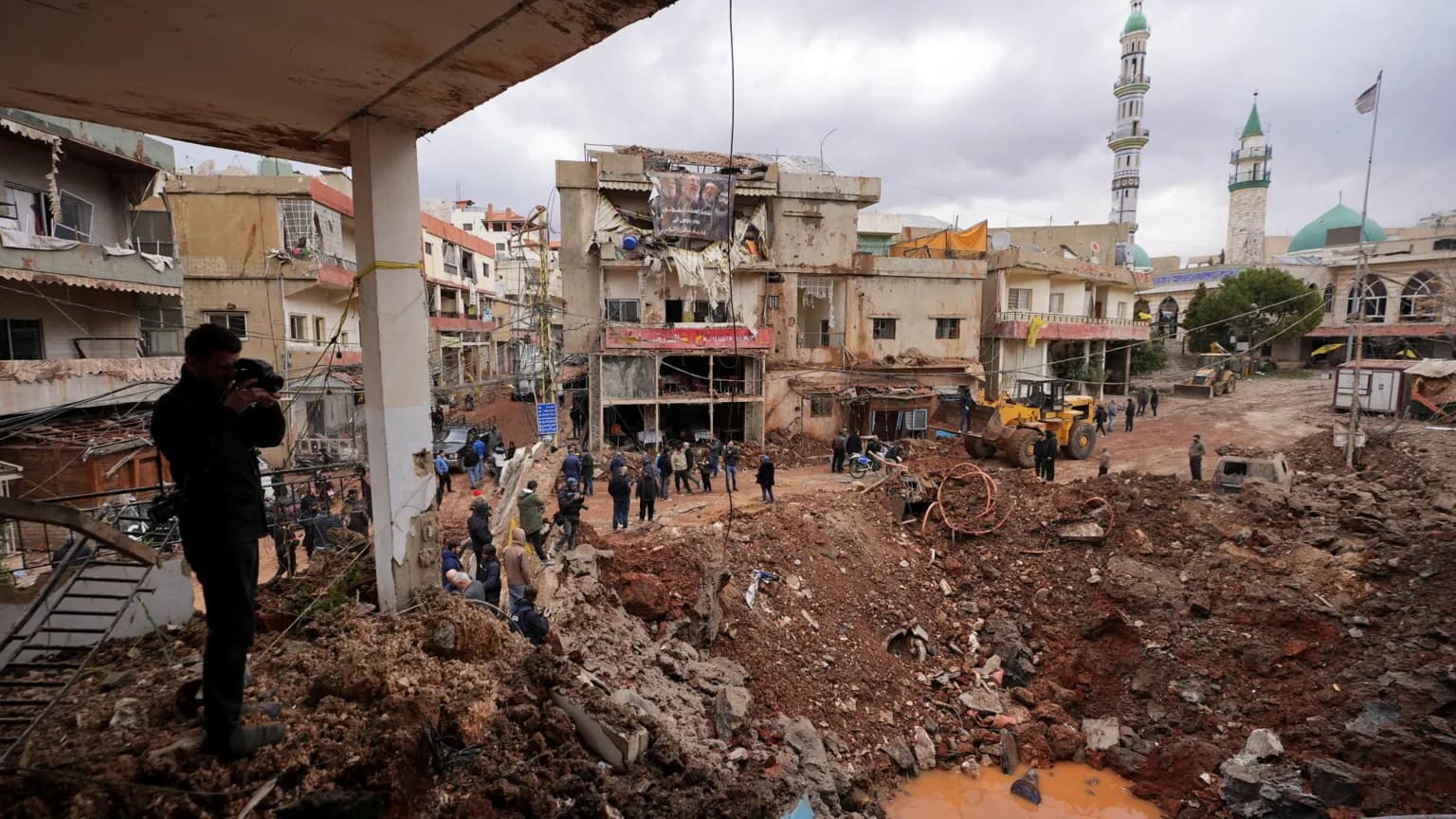 Dozens killed as Israeli special forces raid Lebanese village in search of 40-year-old remains