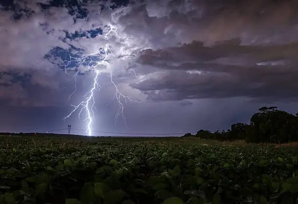 How to Avoid Getting Struck by Lightning While Walking