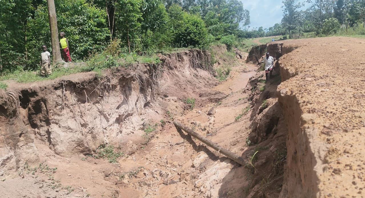Panic as heavy rains destroy key road in Teso North