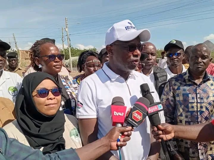 IEBC boss warns politicians against hiring goons to attack opponents