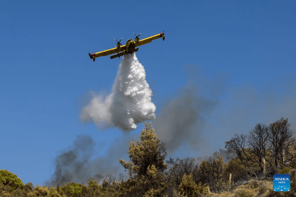 Severe heat grips western U.S., raising health and wildfire risks