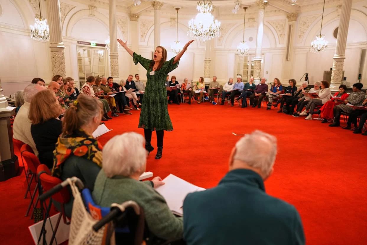 Singing Sessions at Amsterdam Concert Hall Offer Support for Dementia Patients